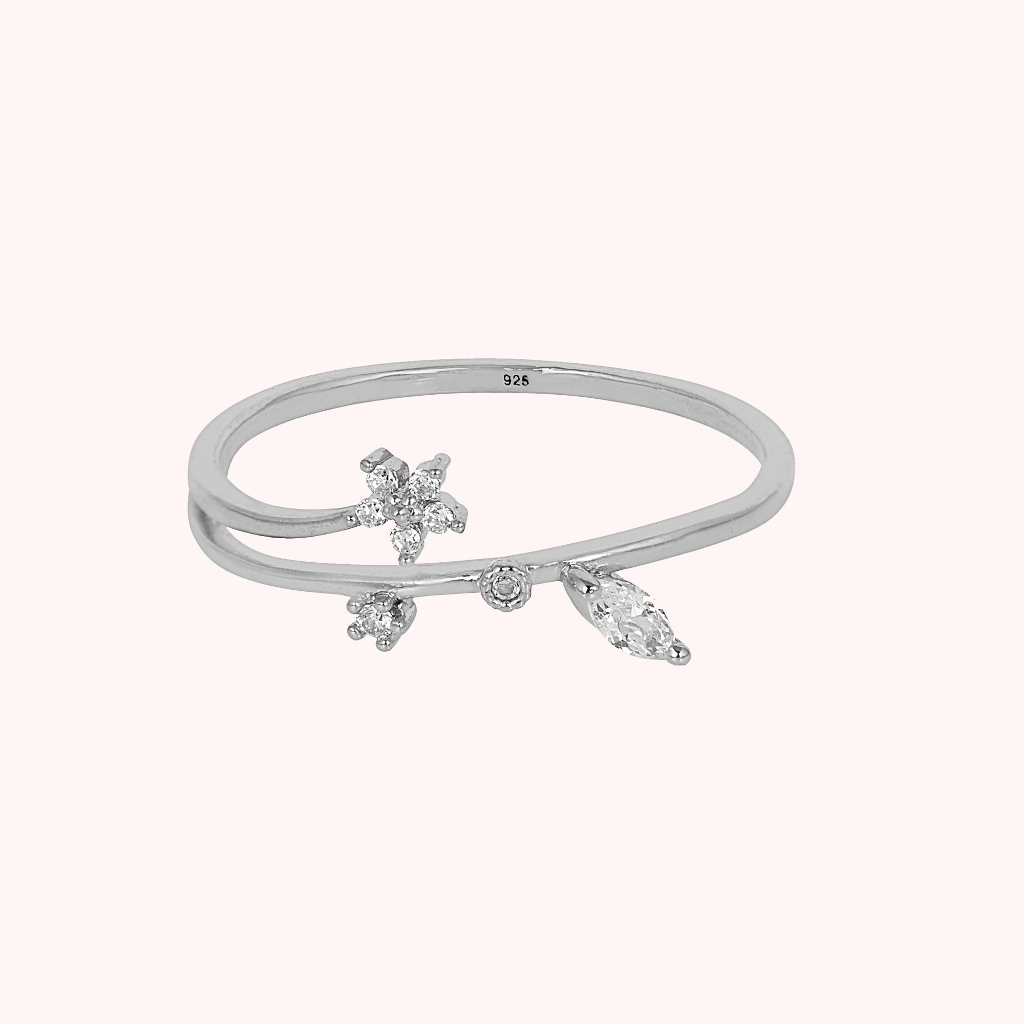 925 Sterling Silver Ring with CZ Stones