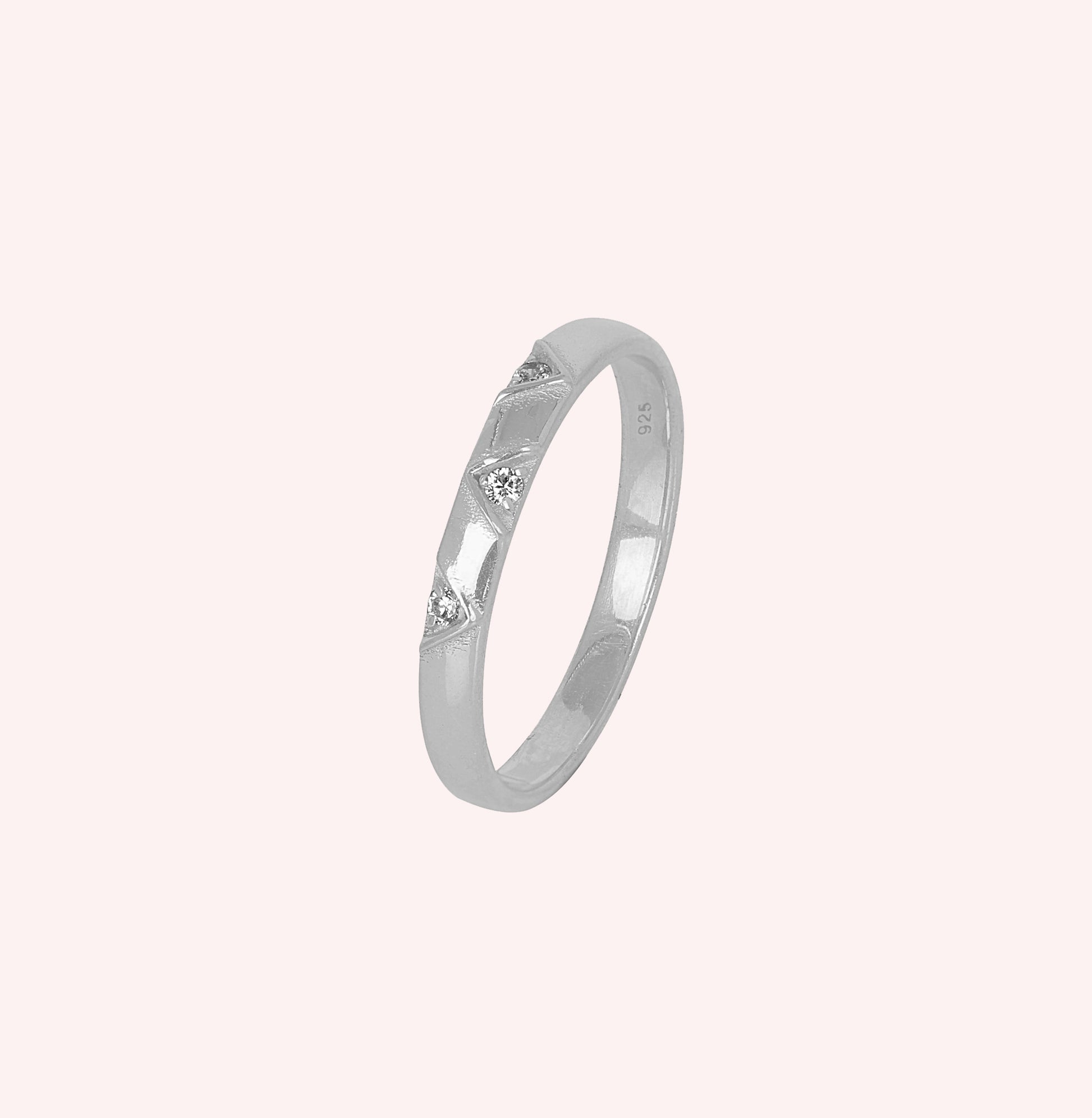 3 white stone ring 