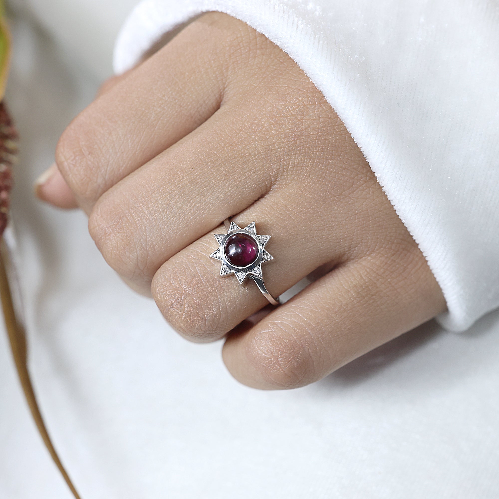 925 Sterling Silver Garnet Sun Design Ring