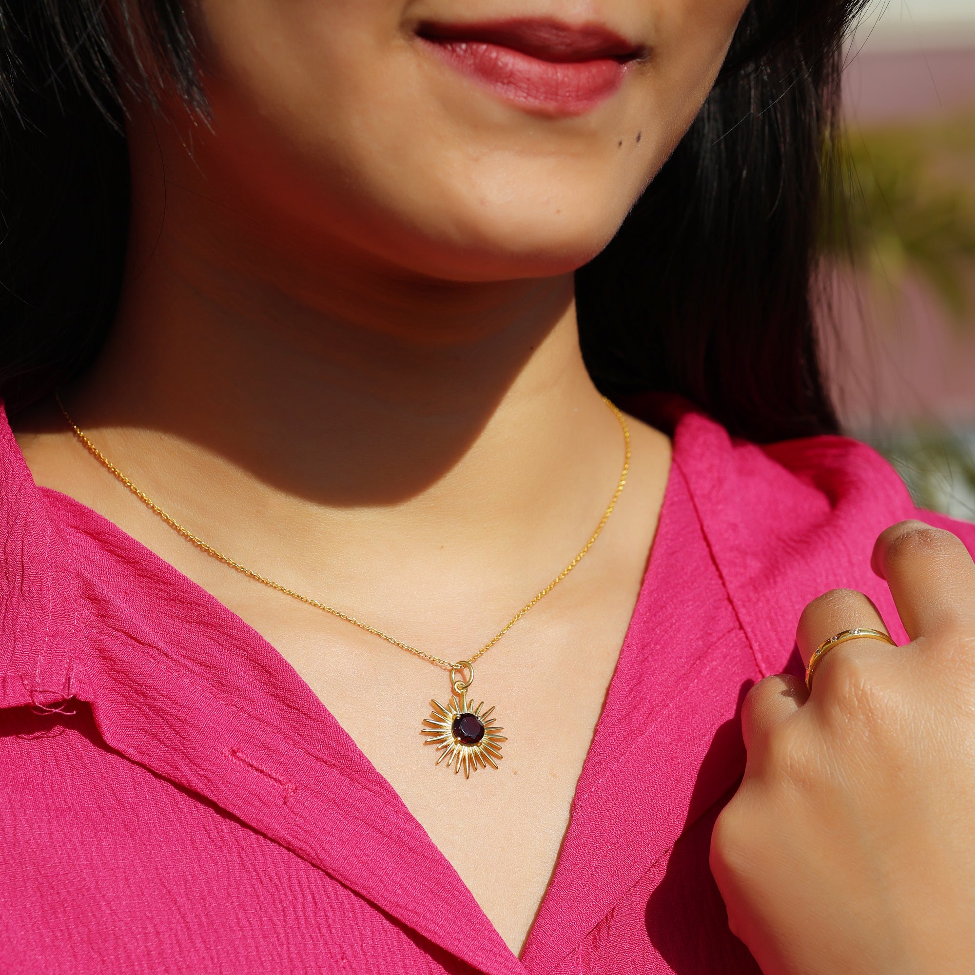 925 Sterling Silver Garnet Sun Stylish Pendant for Her
