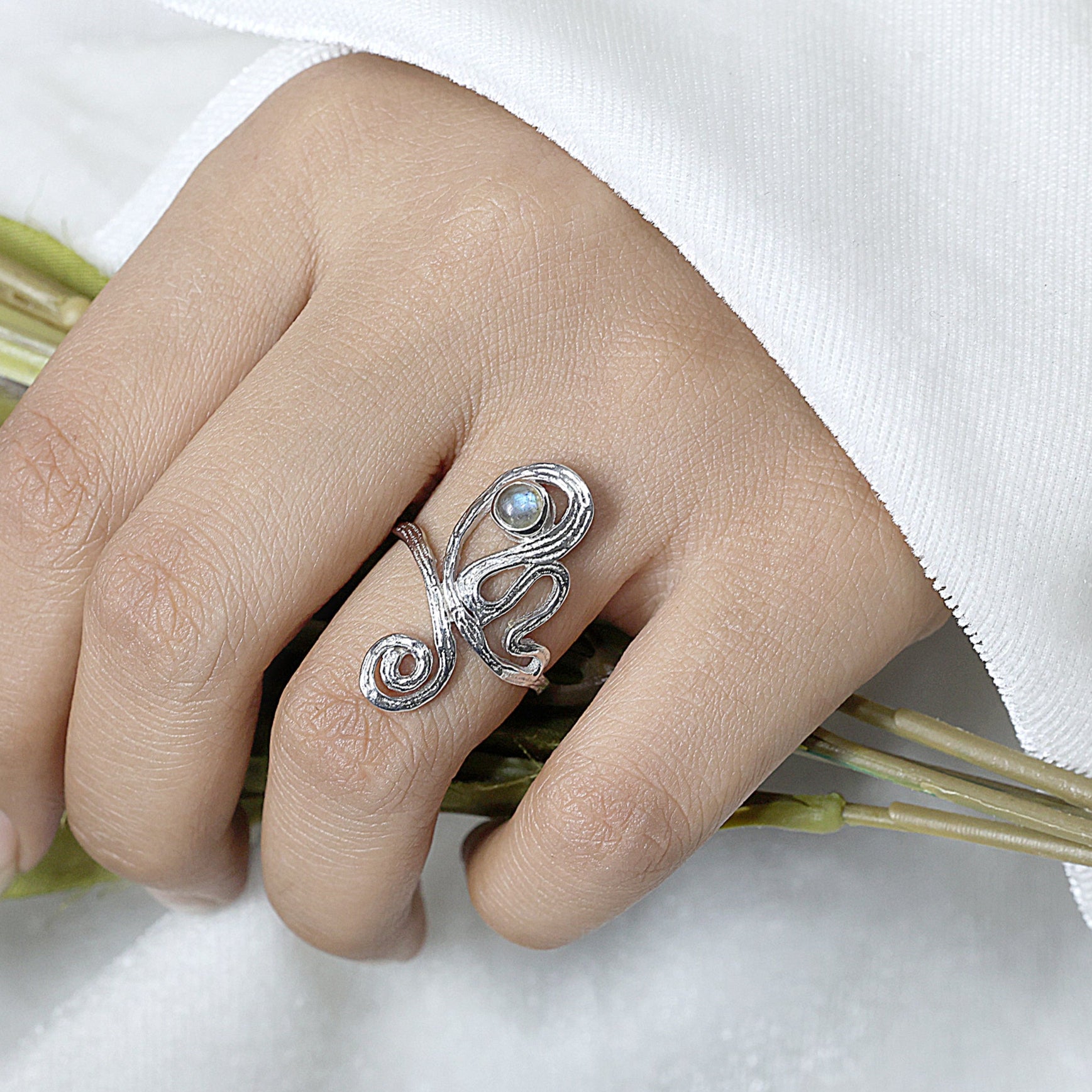 925 Sterling Silver Stylish Labradorite Long Ring